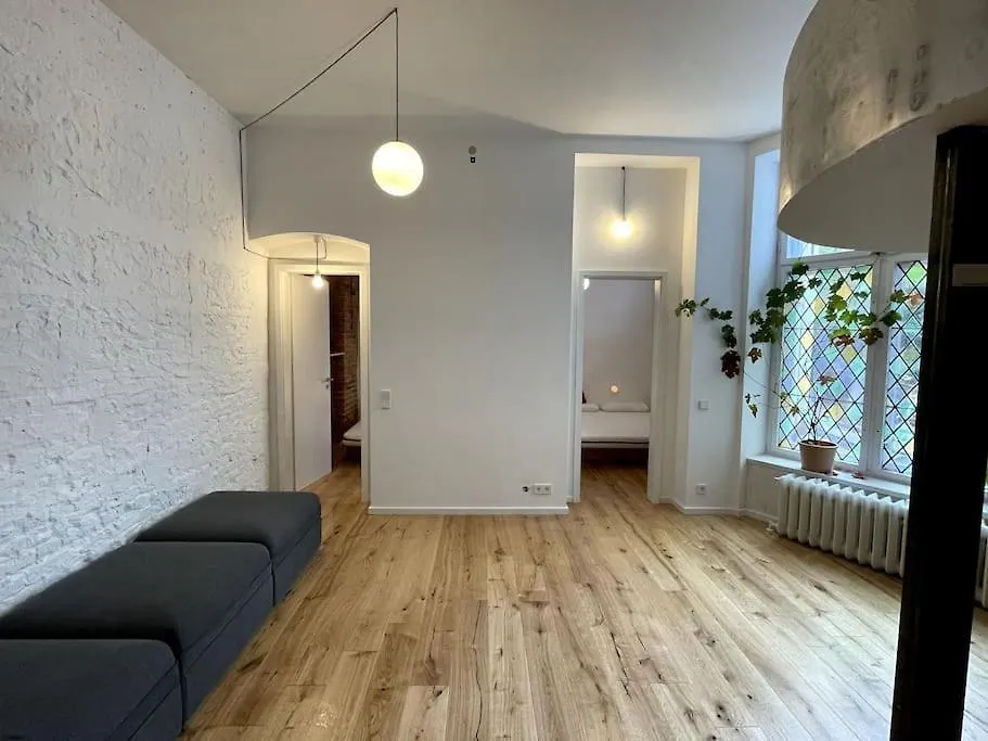 Spacious Apartment In Kreuzberg Berlim