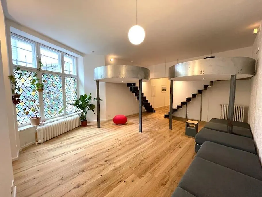 Spacious Apartment In Kreuzberg Berlim